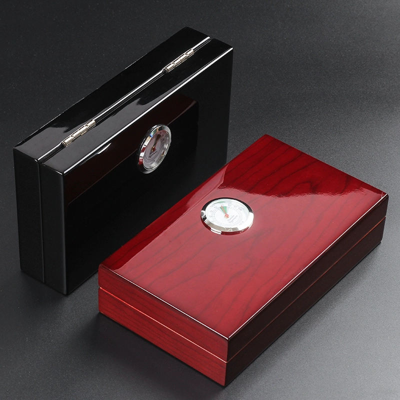 Cedar Wood Humidor with Humidifier